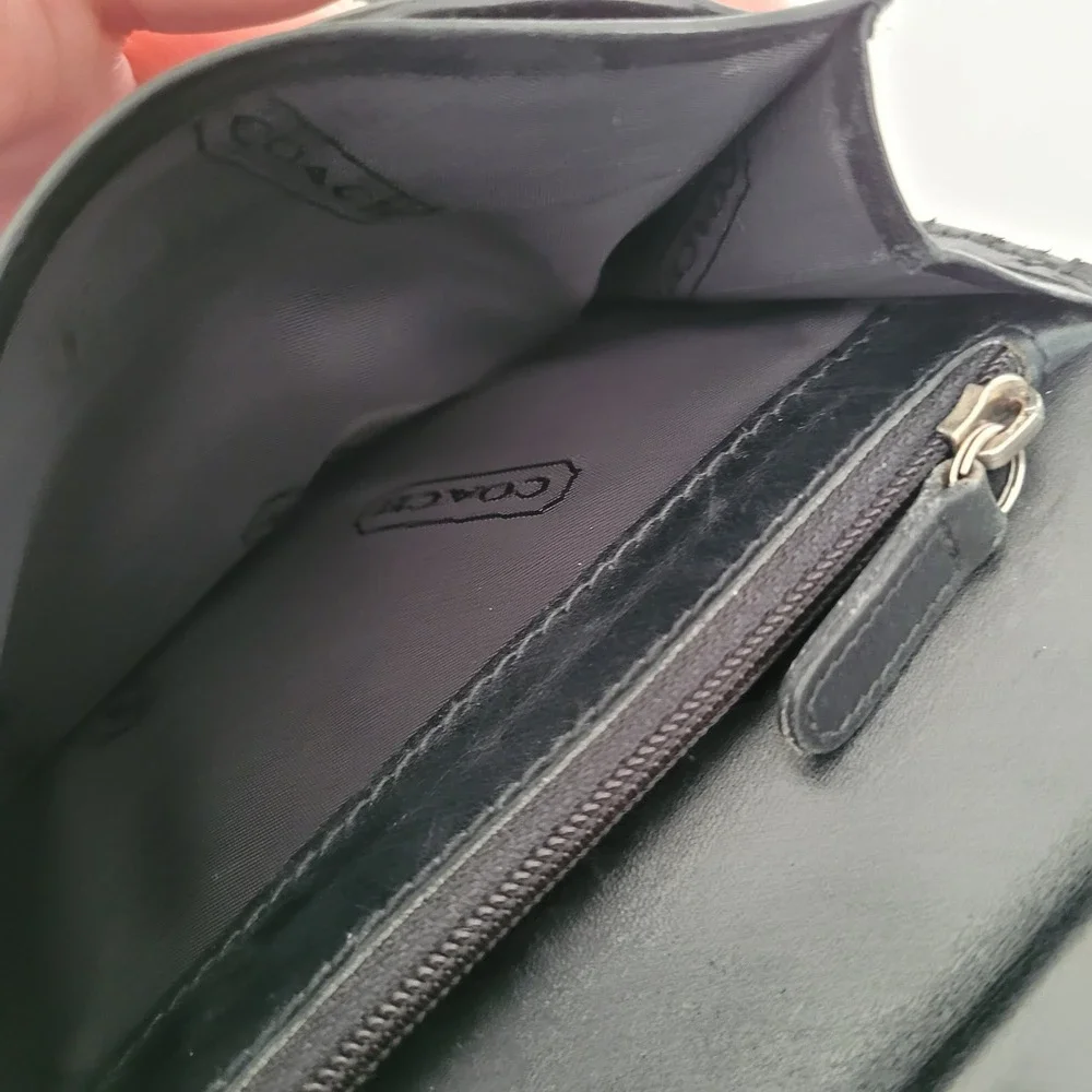 Coach New York Black Leather Trifold Wallet Compact Card Holder Zipper‎ Pocket